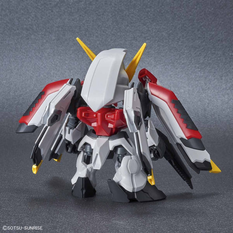SDガンダム Amazon.com: Bandai Hobby - Mobile Suit Gundam - #18 Tornado