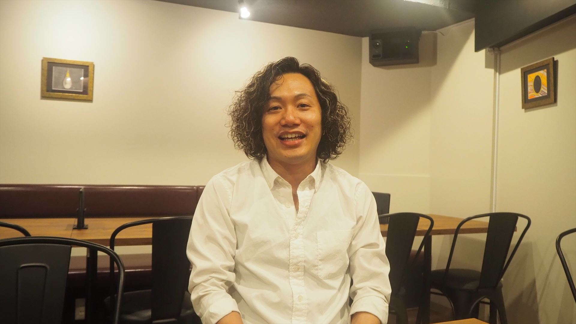 飲める屋店長の寺本昌司氏。齋藤氏とは古くからの友人であり、MTGプロツアーに出たこともある