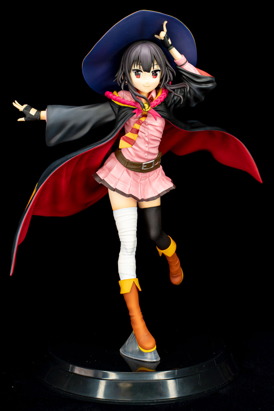 めぐみんとアイコンコンタクトするには正面からやや左向きがベスト。かわいさ溢れるめぐみんを満喫できますよ