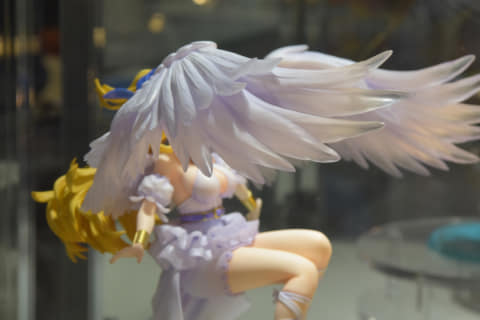 特別企画】その美しい翼と豊満なボディ！ eStreamのフィギュア「女神