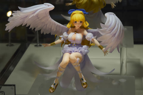 特別企画】その美しい翼と豊満なボディ！ eStreamのフィギュア