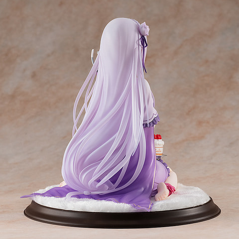 Re:ゼロ」のヒロイン「エミリア・バースデーケーキVer.」フィギュアが