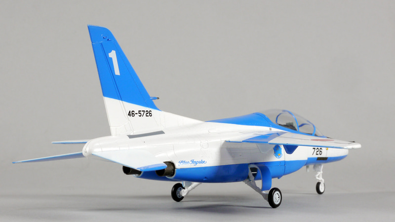 すばらしいプロポーション！まさにT-4たるスタイルを見事に再現している