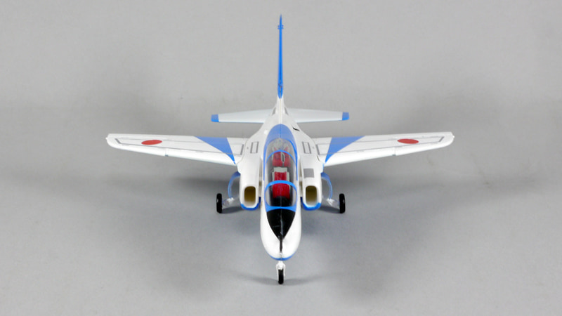 少々視点を上げてみる。ちょっとした角度で表情がだいぶ変わる