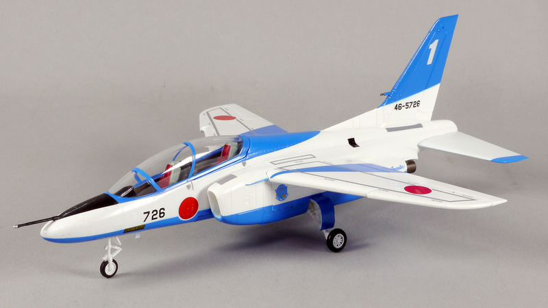 少々視点を上げてみる。ちょっとした角度で表情がだいぶ変わる