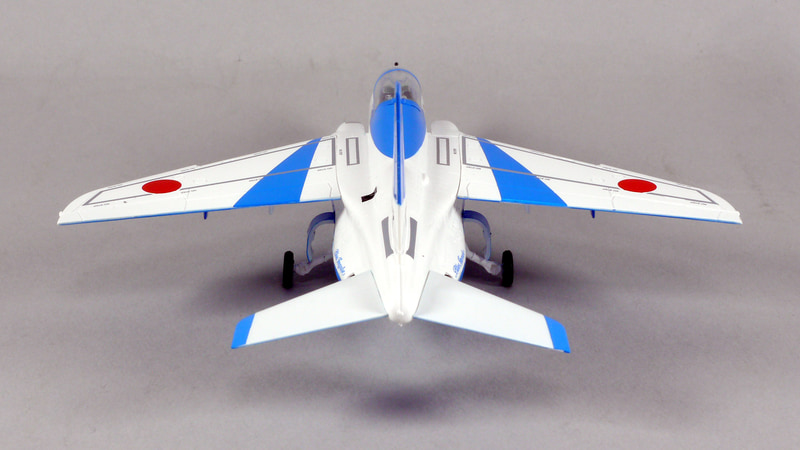 少々視点を上げてみる。ちょっとした角度で表情がだいぶ変わる