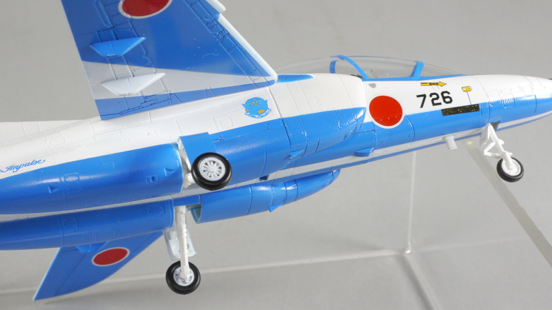 エンジンノズル付近を見るとカラーでパーツ分けされているのがわかる