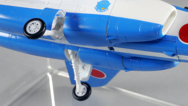 専用スタンドとりつけ穴は1mm×2mmほど。