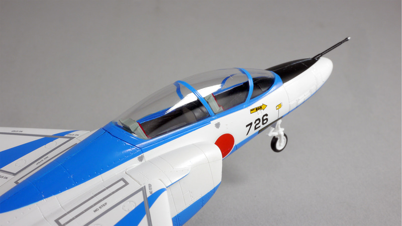 機首のピトー管（流速計測器）も塗り分けされている。曲がったり折れやすそうなので注意