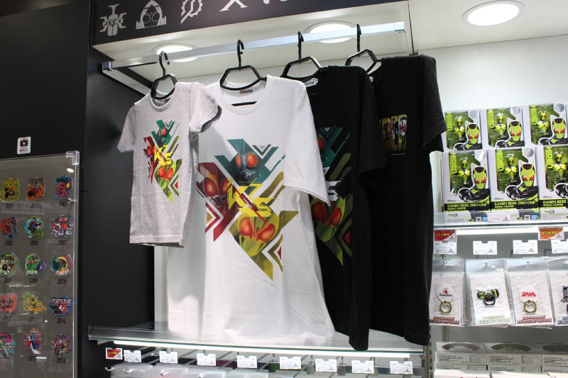 アパレルは大人用3種、キッズ用1種（2色）のTシャツを用意