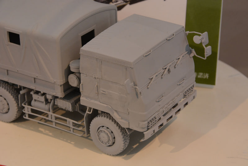 CGでは幌や覆いを外している。運転席の側面などパーツが合っていないようにも見えるが、これは布を使っている表現なのだ