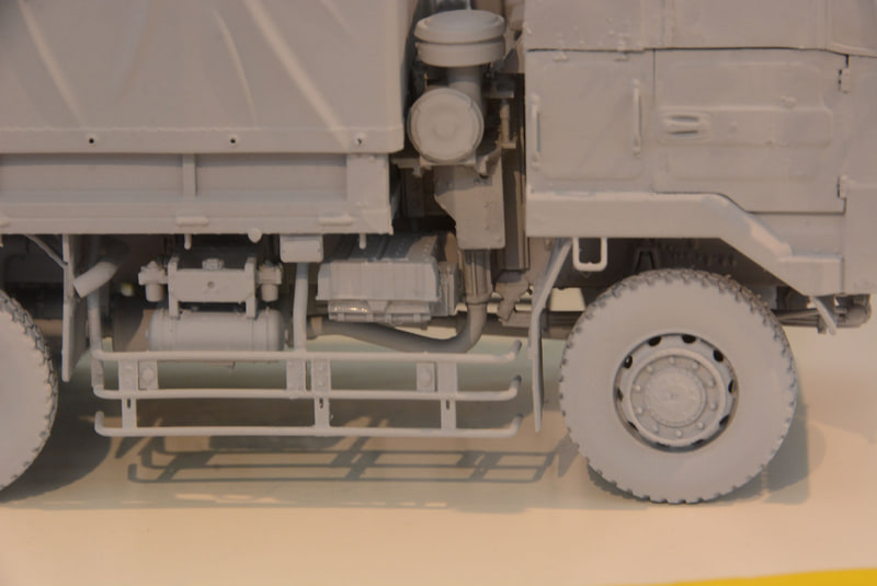 メカ部分の描写も力が入っている。実車を目にした迫力と情報量をきちんと再現している