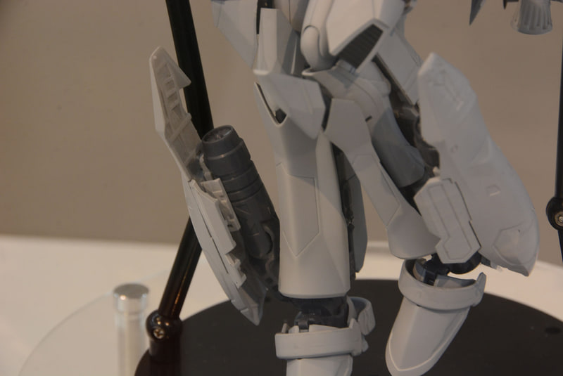 特徴的なツインテールがフレキシブルに可動し、動きにアクセントが加えられるのも楽しい