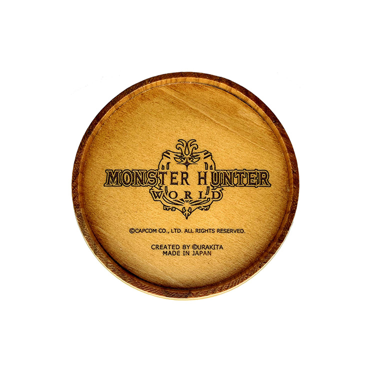 外側の底面にはMonster Hunter:World作品ロゴを彫刻