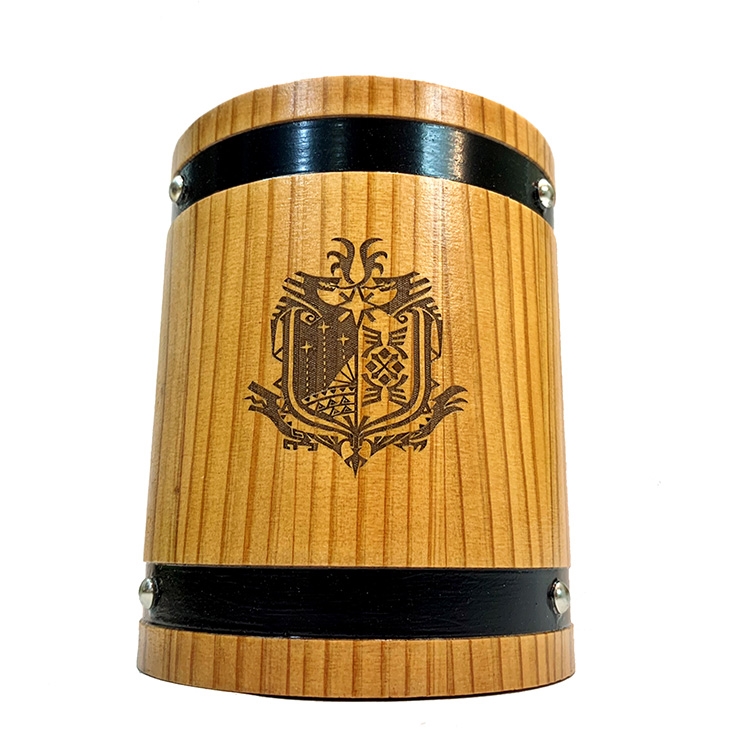 正面には【新大陸古龍調査団】エンブレムをゴールド彫刻