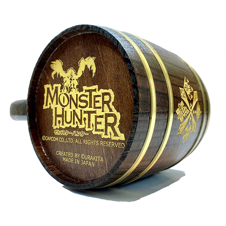 外側の底面にはMonster Hunter作品ロゴを彫刻