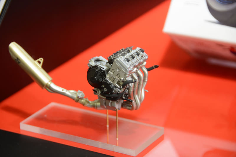 エンジンだけでもカッコイイ