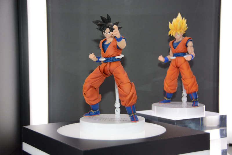 10月発売、価格は11,000円(税込)
