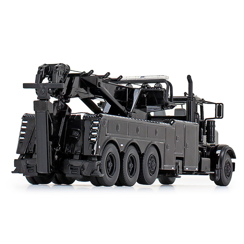 レッドに塗装されたエンジンのヘッドがブラック塗装に映える！