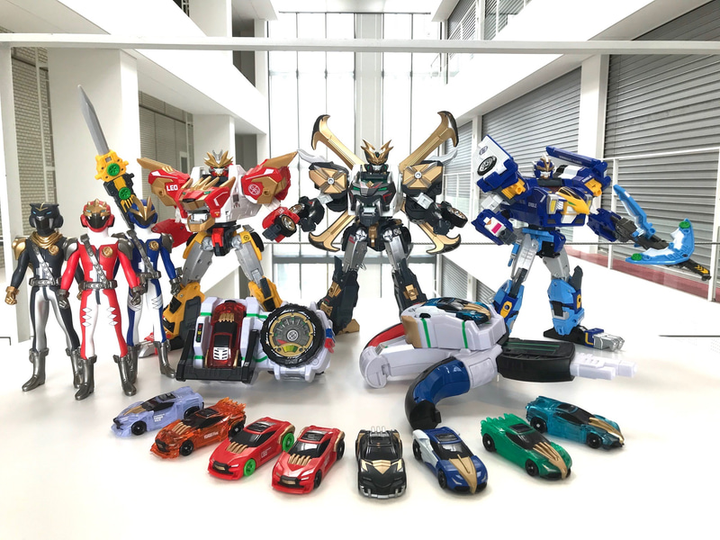 「トミカ絆合体 アースグランナー」の商品ラインナップ