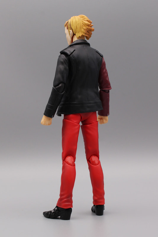 アンク人間態背面。革ジャンの上半身は軟質パーツで作られている