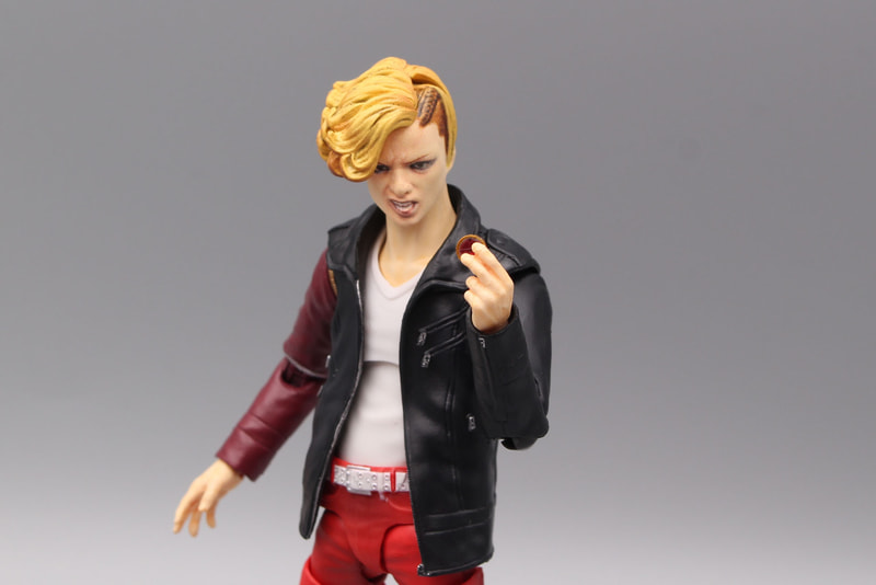 オーメダルの持ち手もある。「映司、メダルだ！」のシーンも再現可能だ