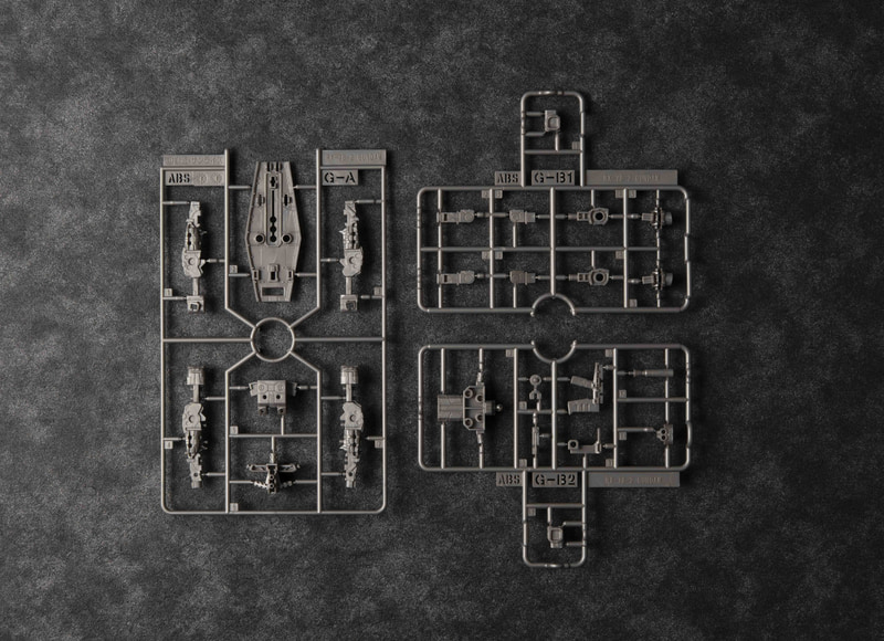 金属の外装をプラスチック製の内部フレームにはめ込んでいくことで組み立てる