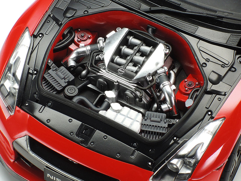 タミヤの「ディテールアップパーツ（カーモデル用） No.23 NISSAN GT-R エッチングパーツセット」。使用することでプラモデルの質感をグッと上げられる