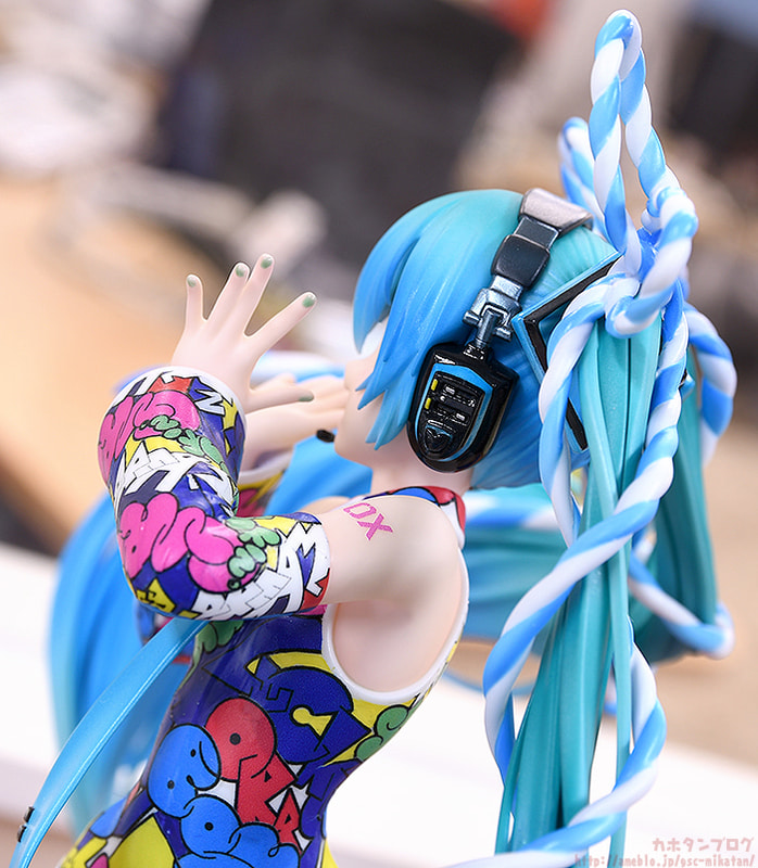 ヘッドフォンのデザインにもこだわっている