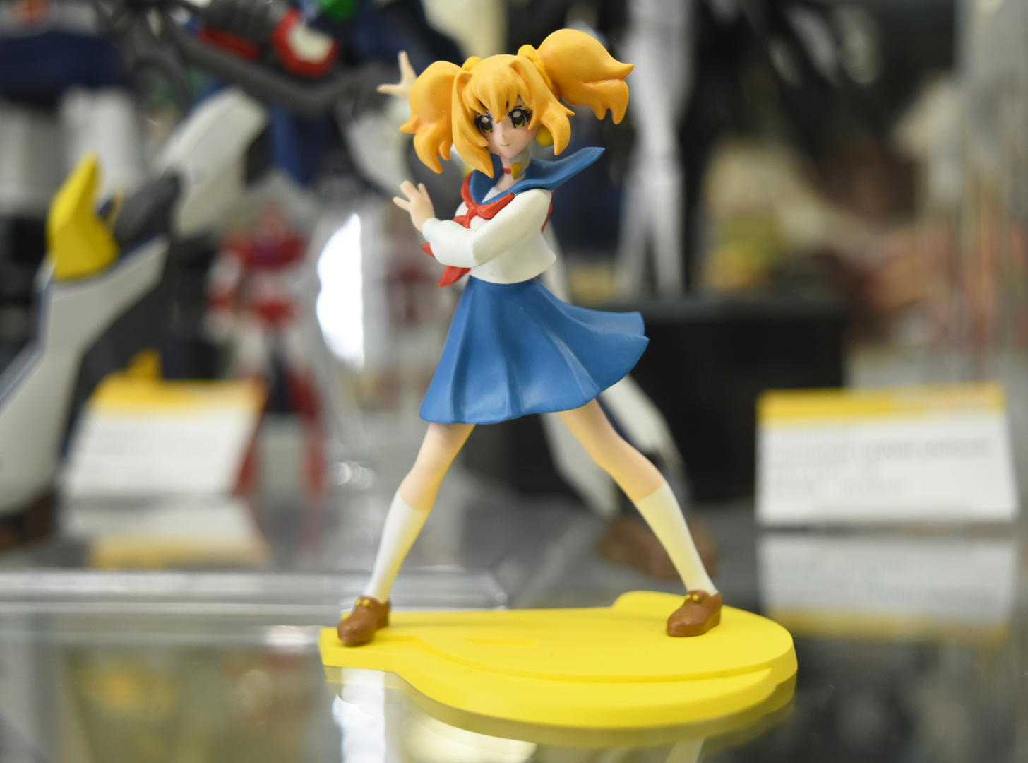 正統派美少女のような「すしポプ子」も付属している