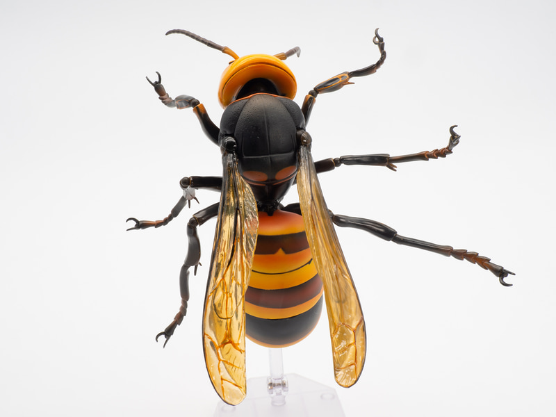 胸部に近い方の関節はあまり可動範囲が広くないが、第2関節は「GEOジョイント」のおかげもあり、かなり自由に動かすことができる