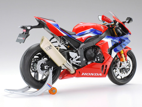 タミヤ、スポーツバイク「Honda CBR1000RR-R FIREBLADE SP」の