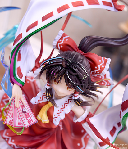 おへそもちょっとセクシーな「東方LostWord」より「博麗霊夢」の