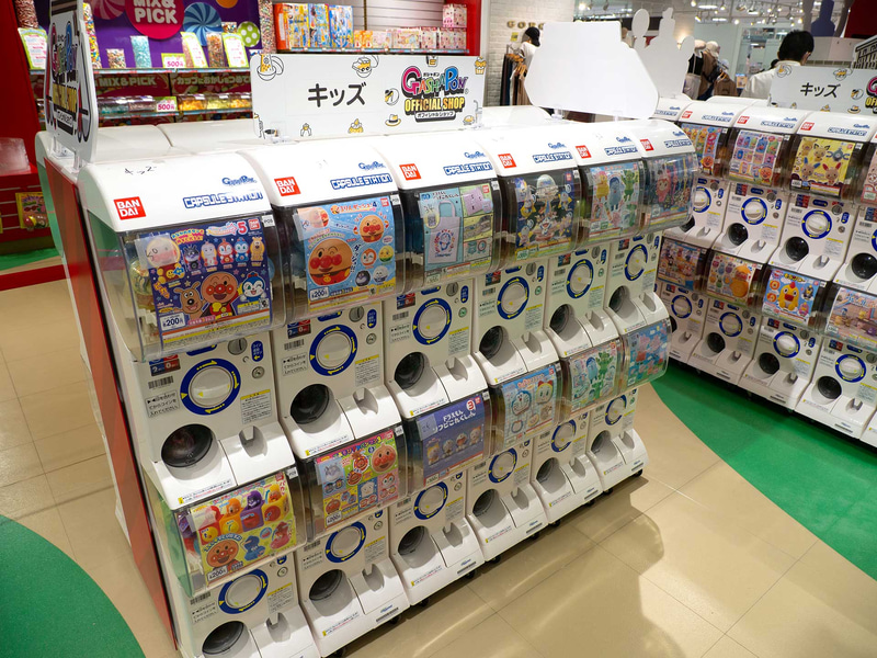 キッズコーナーは子供が自分で回しやすいように配慮がされている