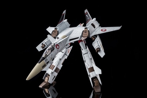 超時空要塞マクロス Flash Back 2012」に登場する「VF-4」の