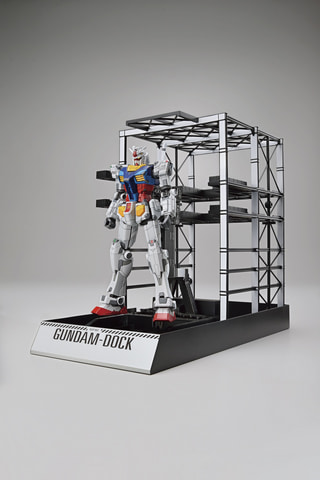 動く実物大ガンダムのガンプラ「1/100 RX-78F00 ガンダム」の予約受付