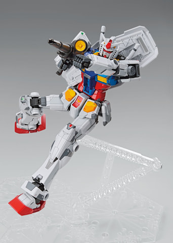 動く実物大ガンダムのガンプラ「1/100 RX-78F00 ガンダム」の予約受付