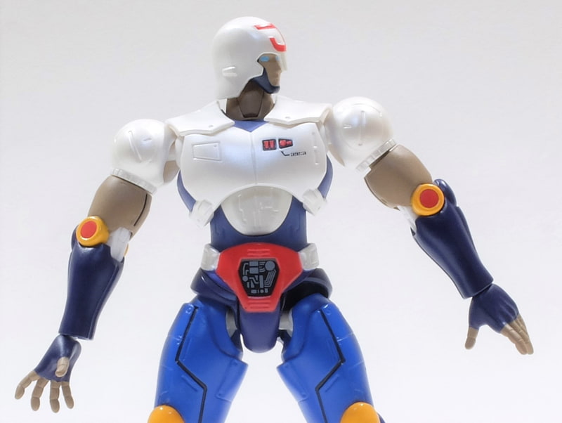 球形の肩アーマーは回転は行なえるが、腕はこのくらいまでしか上げられない