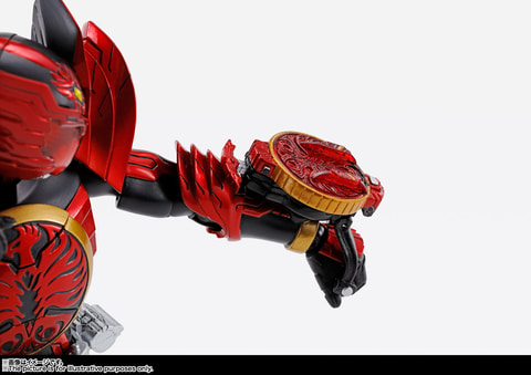 仮面ライダーオーズ」のタジャドルコンボが「S.H.Figuarts真骨彫製法