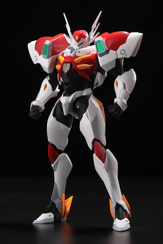 試作品の画像。青いパーツがABS、薄緑色の部分がPVC、銀色の部分がダイキャストパーツ