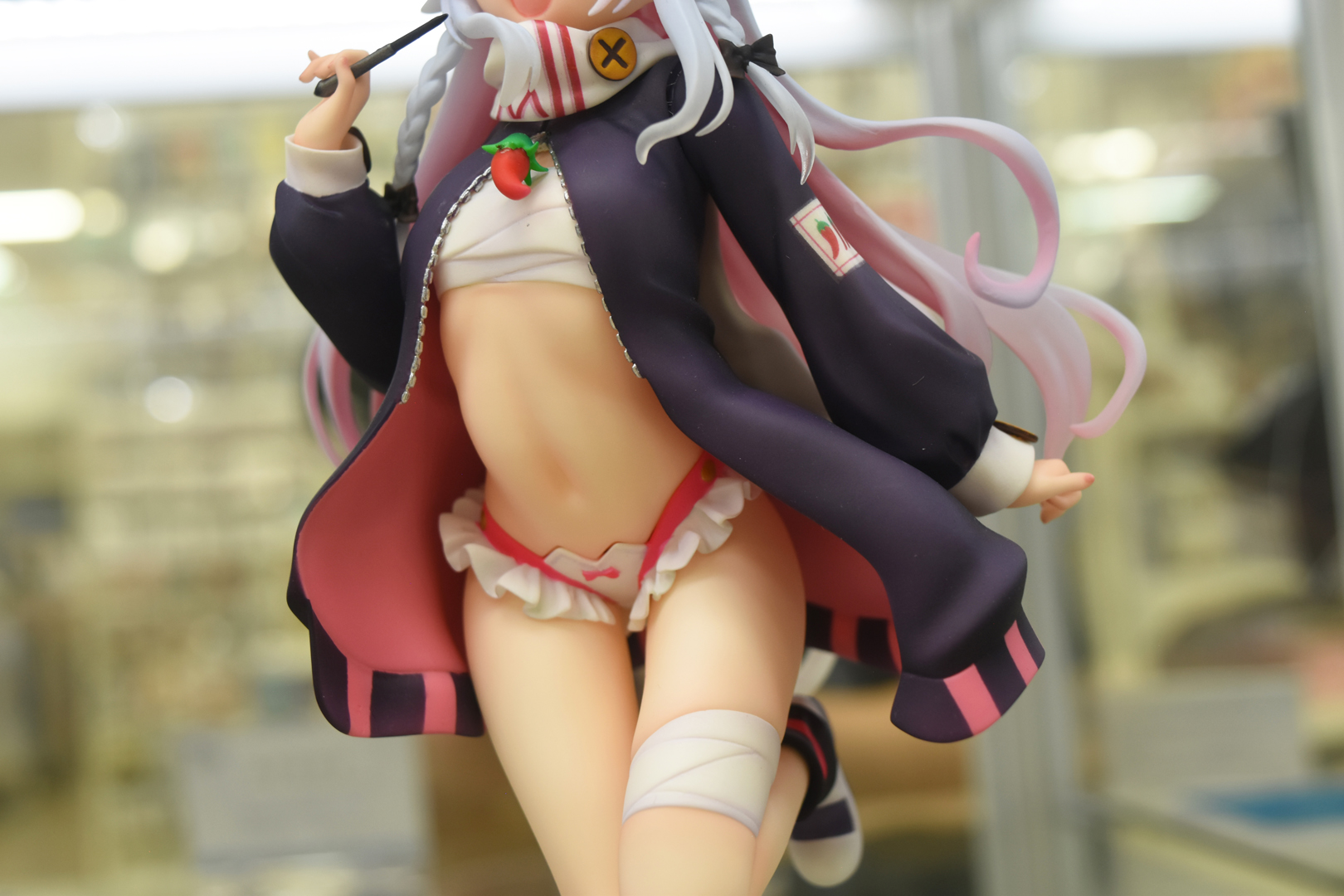 この薄さ、骨の浮き具合、犯罪級である