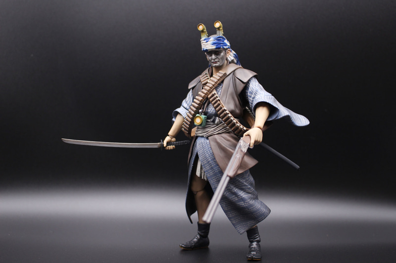 フル装備の要蔵。“怪人”的なイメージがグッと増した