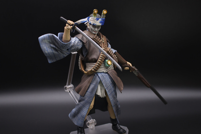 ポーズ集。着物による制限があるので自由に可動させるわけにはいかないが、ポーズ次第でインパクトのあるシーンを演出できるはず