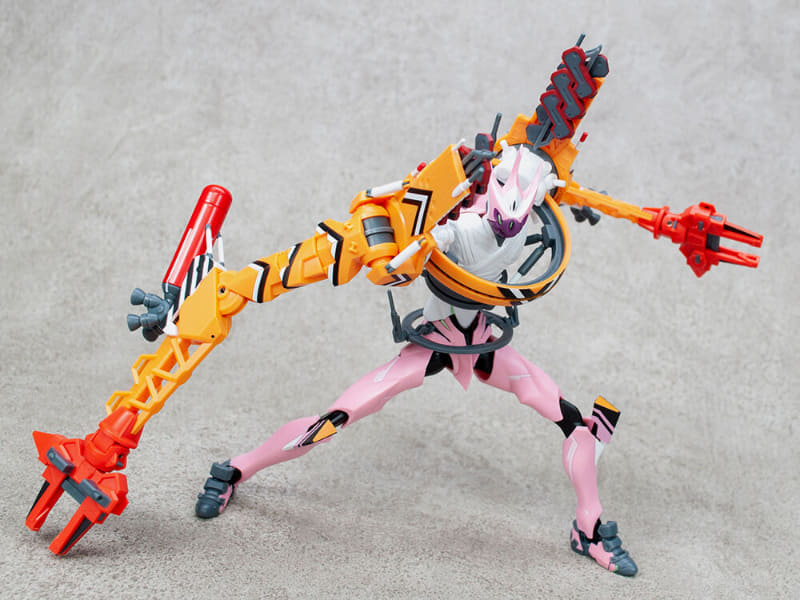 下半身は新生したROBOT魂＜SIDE EVA＞の関節構造をベースに、外装パーツを新規に造形している