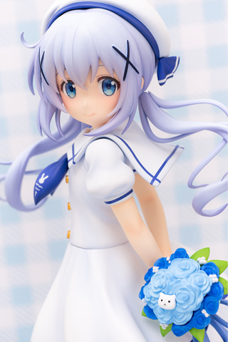 ふわりとなびくスカート。「ごちうさ」より、「チノ」の夏服姿を再現