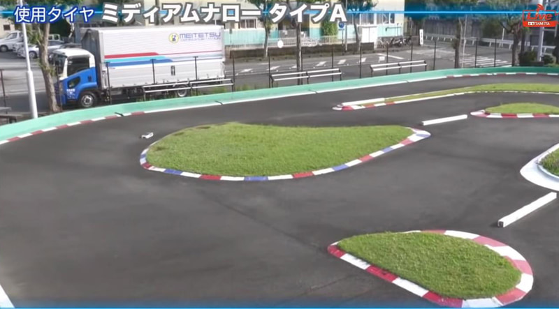 グリップ力が高いミディアムナロー　タイプAを真夏の環境下で使う。強いグリップはスピンの可能性も高い。後半は熱のせいか曲がらなくなったという