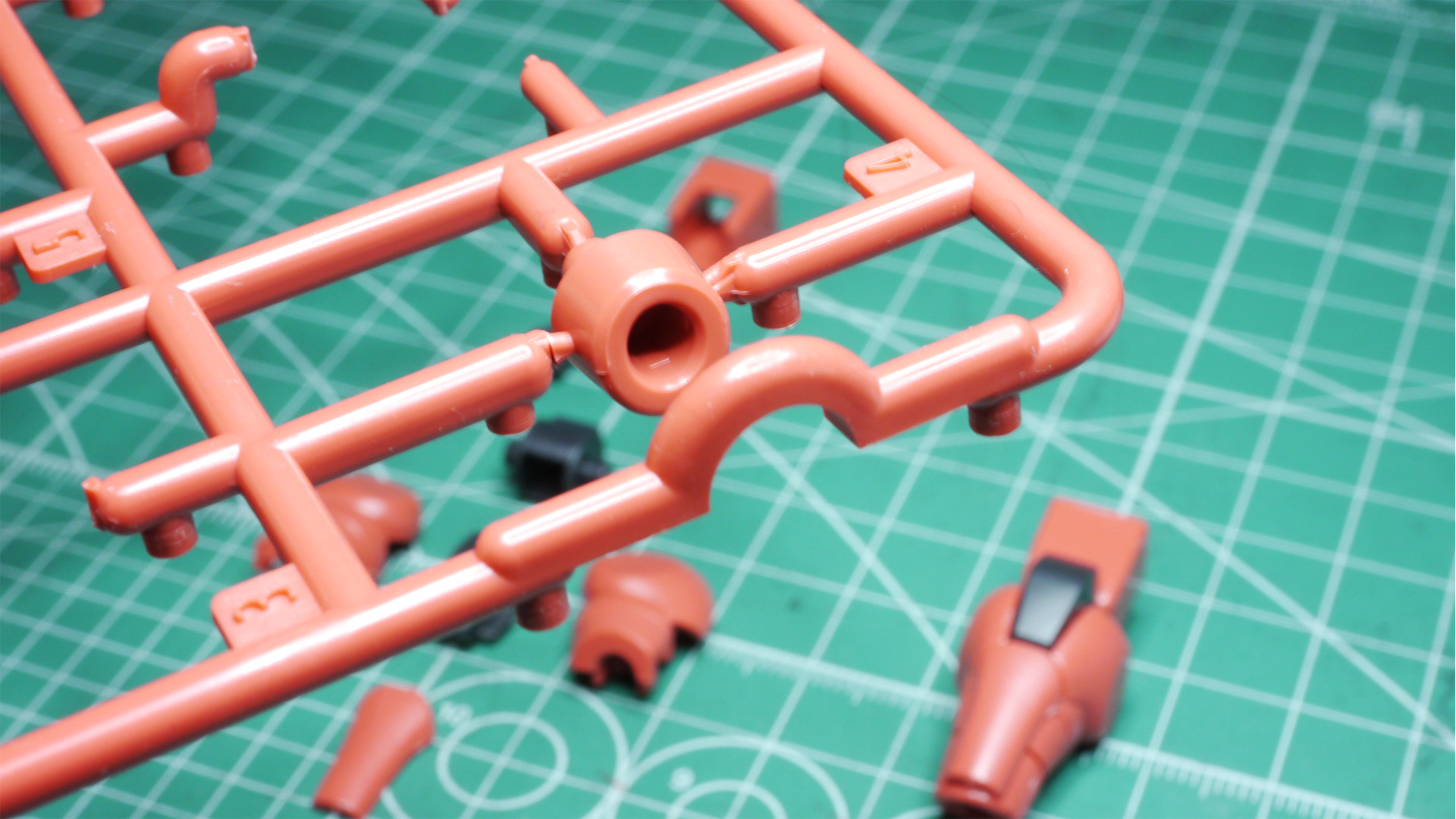 オフィシャルにもパッケージにも“グロスインジェクション”とは書かれていませんが、それに近い製法のようです