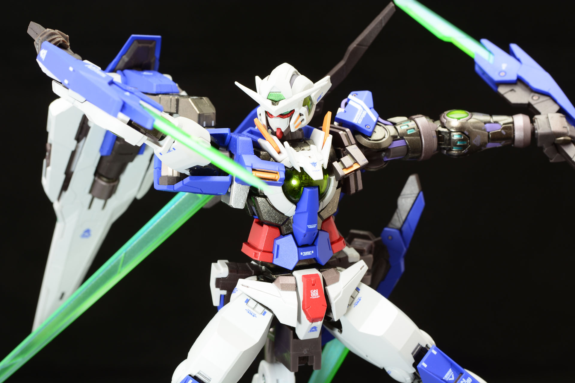 こちらは刀身の短いGNバトルブレード