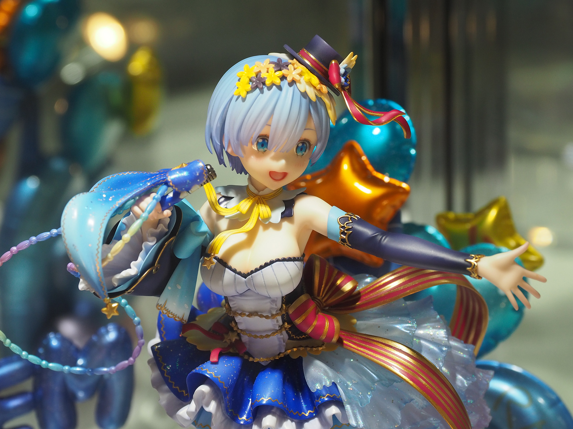 装飾品の多さと相まってかなり色とりどりという感じだが、それでもバランスがよい配色になっているのは素晴らしい