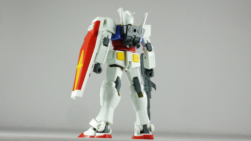 組み上げた時、最新のガンプラであることを実感でき、満足感を与えるプロポーションは、何度も検討を重ねた部分